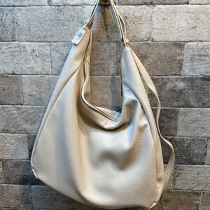 ❤️ GAP CREAM PEBBLE LEATHER SLOUCHY BAG PURSE NEW